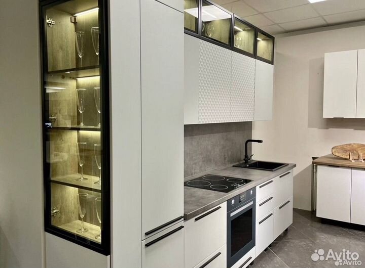 Кухня в потолок в наличии