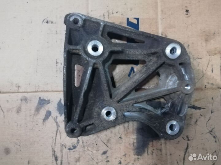 Кронштейн компрессора кондиционера Captiva Z22D1