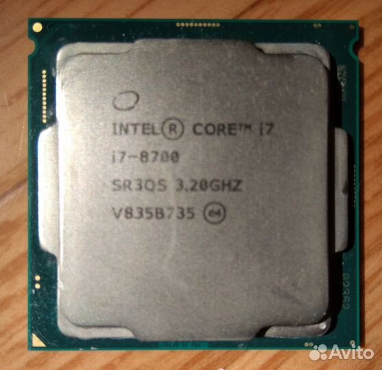 Процессор Intel Core i7 8700