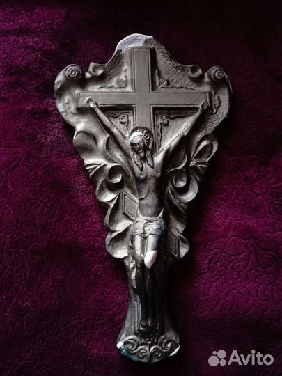 Реставрация икон, статуэток, ваз, картин