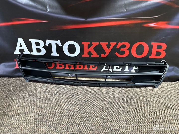 Решетка бампера Hyundai Solaris 2014-2017