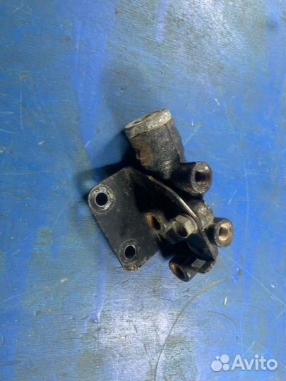 Распределитель тормозной Subaru Impreza GC 2.2