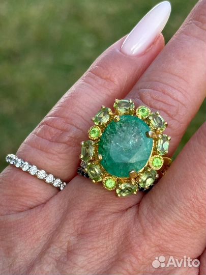 Набор с полихромным изумрудом