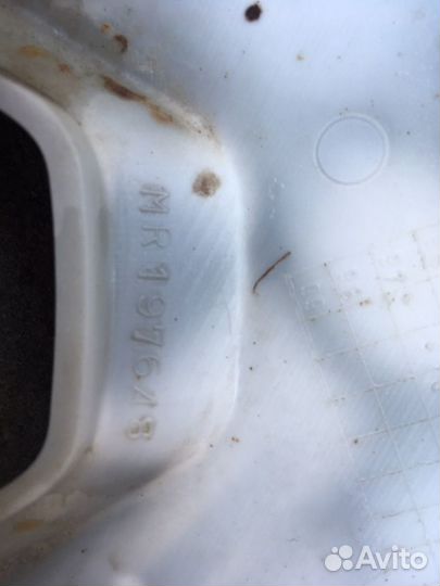 Оригинальные колпаки наMitsubishi R-14