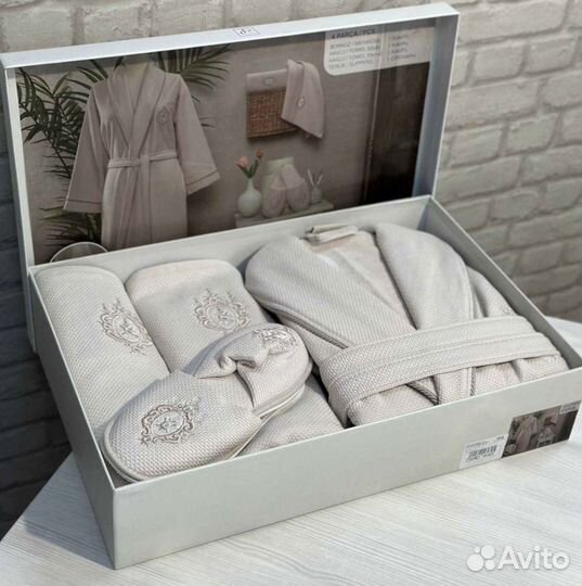 Набор халат полотенца и тапочки Турция Pupilla