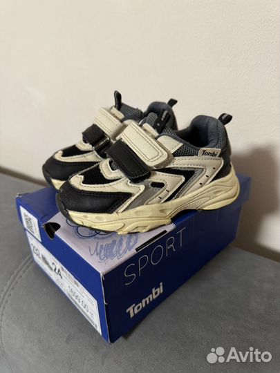 Кроссовки детские