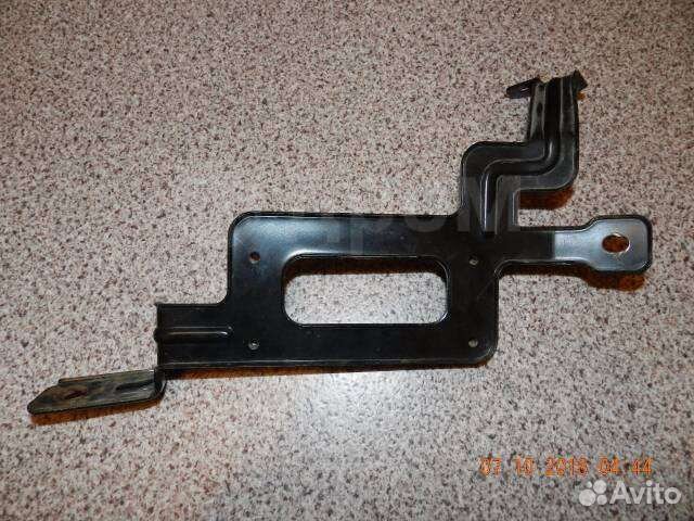 391092B250 опора блока управления двигателем Hyund