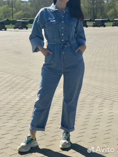 Комбинезон джинсовый