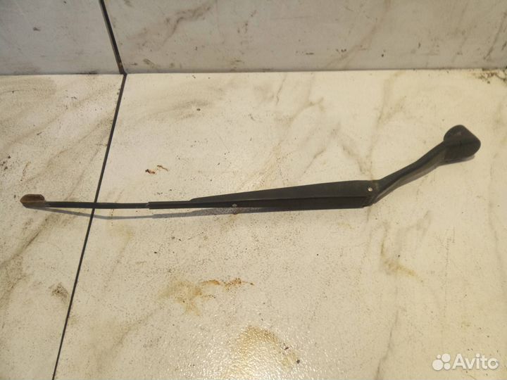 Поводок стеклоочистителя левый Mitsubishi Lancer 9