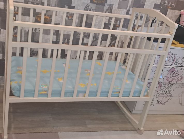 Детская кроватка