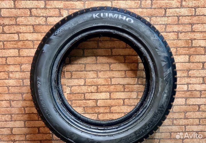 Kumho WinterCraft Ice WI31 215/55 R16