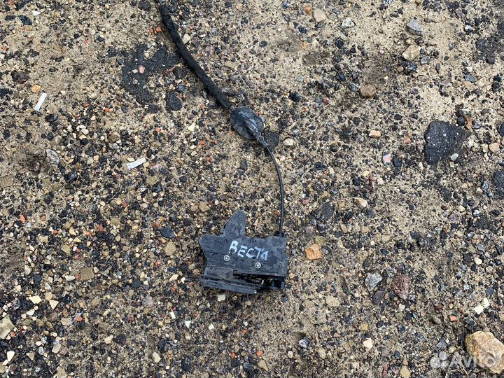 Замок правой передний двери LADA vesta