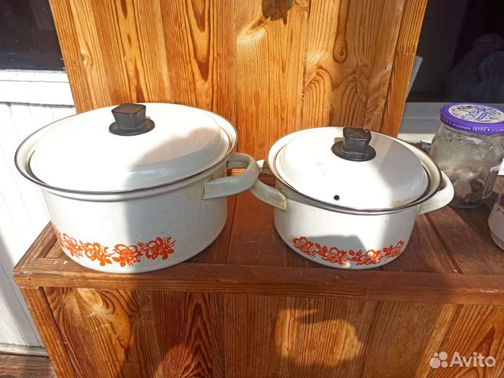 Кастрюли старые