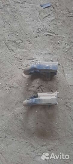 Петли букс. пер. Toyota Tundra/2012