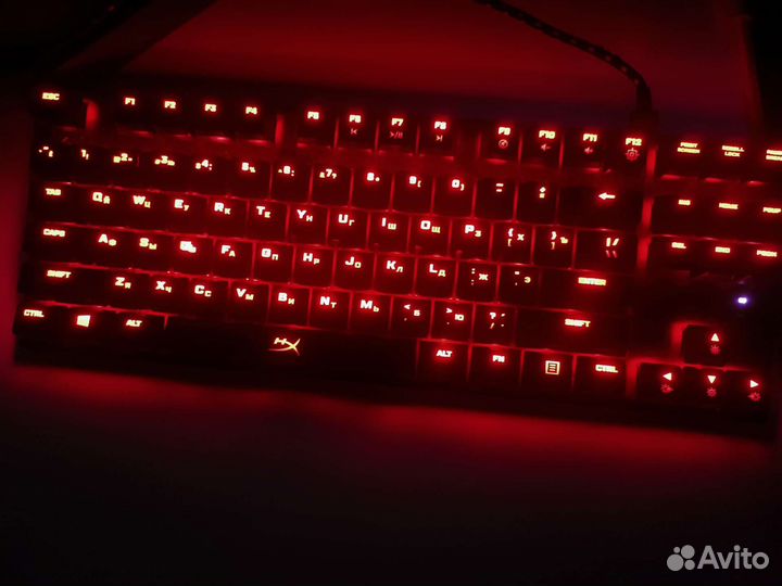 Игровой пк с монитором и клавиатурой