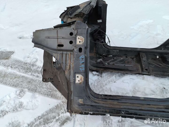 Renault Duster передняя левая стойка порог