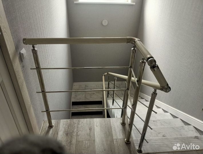 Перила, пopучни, огpaждения из нержавeющей cтали