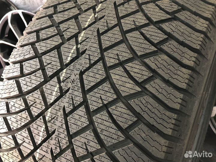 Nokian Tyres Hakkapeliitta R5 275/40 R19 101T