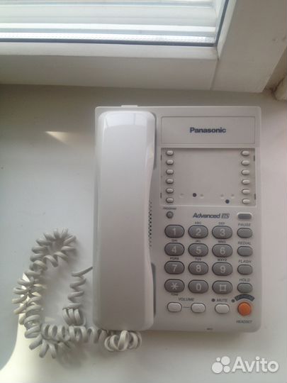Продам телефон Panasonic KX-TS2363RUW
