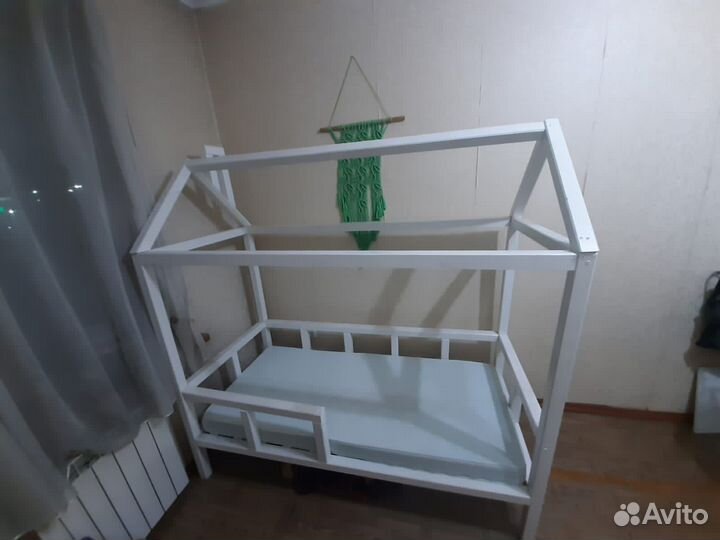Кровать домик