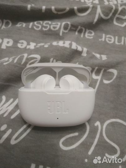 Беспроводные наушники jbl модель wave 200tws
