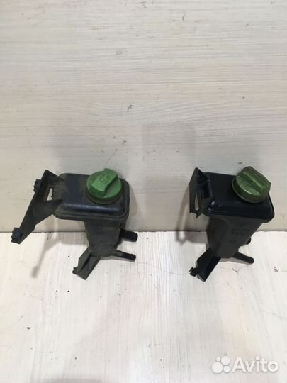 Бачок гидроусилителя гур VW Passat B5+