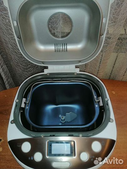 Хлебопечка новая