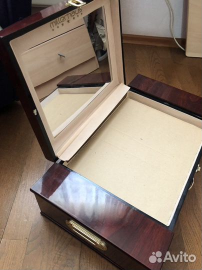 Шкатулка для украшенийя. Винтаж