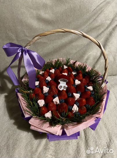 Сьедобные букеты, корзины на заказ