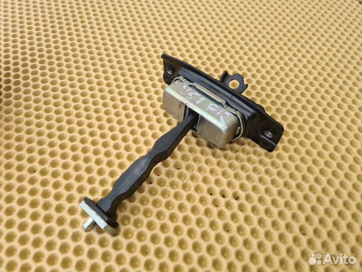 Ограничитель двери передний правый Infiniti M25