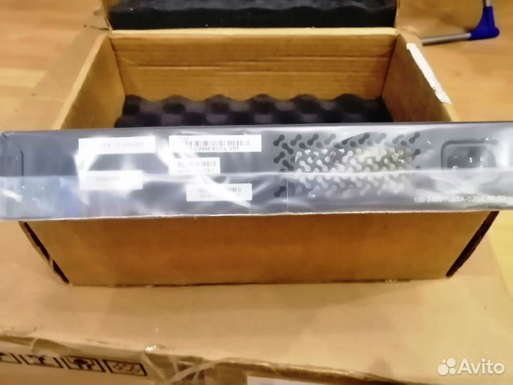 Коммутатор Cisco Catalyst WS-C2960-8TC-S