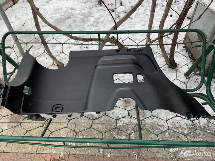 Обшивка багажника левая Mitsubishi Outlander 3