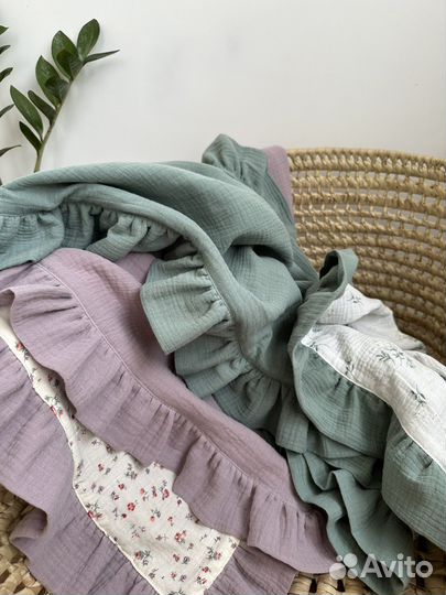 Муслиновый плед с рюшей