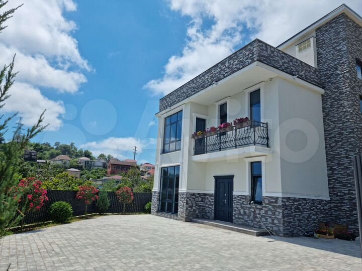 Дом 283 м² на участке 10 сот.