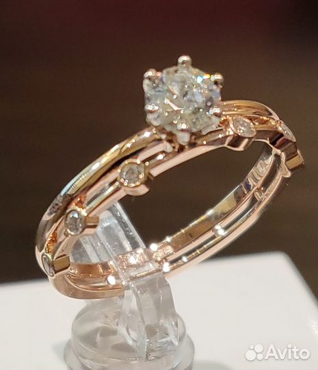 Помолвочное кольцо с бриллиантом белое золото