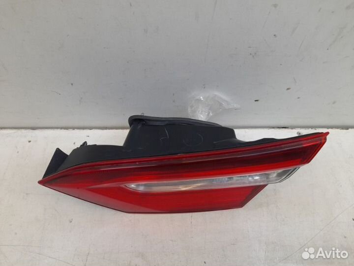 Фонарь в крышку багажника правый Toyota Camry XV70