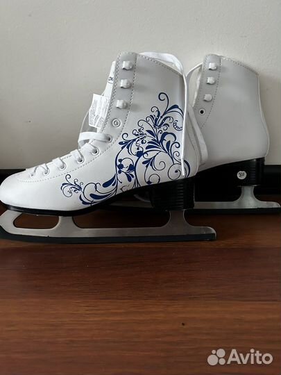 Коньки фигурные, женские, 39 размер