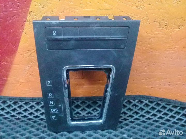 Накладка АКПП Skoda Octavia A7