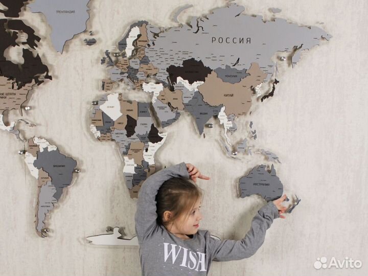 Карта мира из дерева на стену