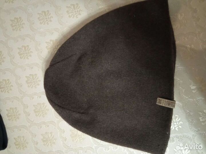 Шапки женские 4шт и 1 шарф