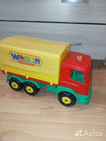 Машина с тентом