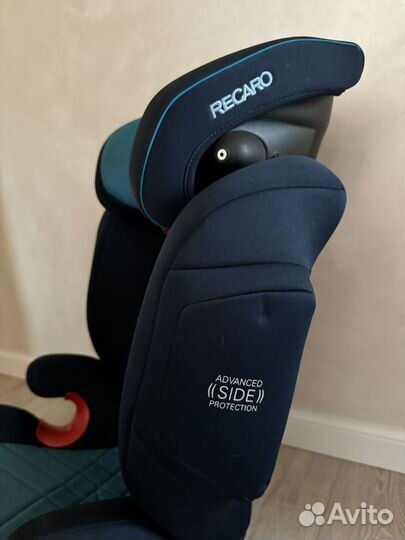 Автомобильное кресло recaro