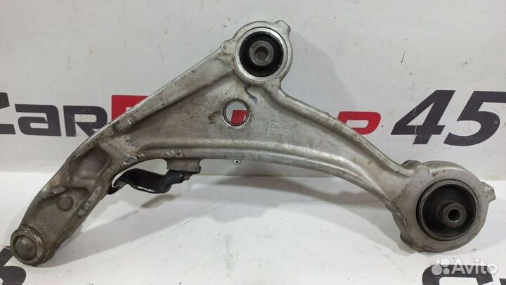 Рычаг передней подвески правый б/у для Nissan Tean