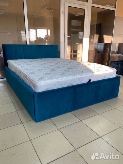 Кровать 140х200 с матрасом