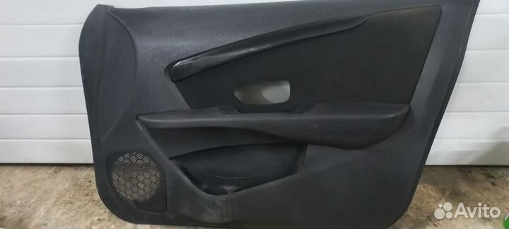 Обшивка двери передней правой Nissan Almera (G15)