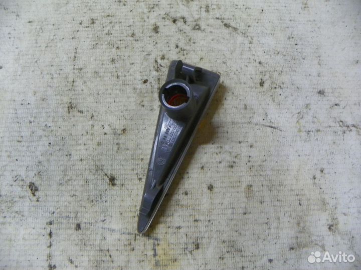 Повторитель в крыло Renault Scenic