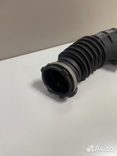 Патрубок воздушного фильтра Ауди Ку5 Q5 8R