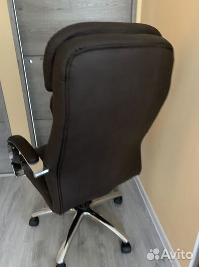 Офисное кресло кожа