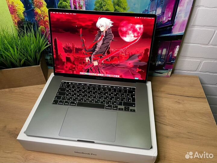 Macbook Pro 16 2021 i7/16/500gb Отличный вариант