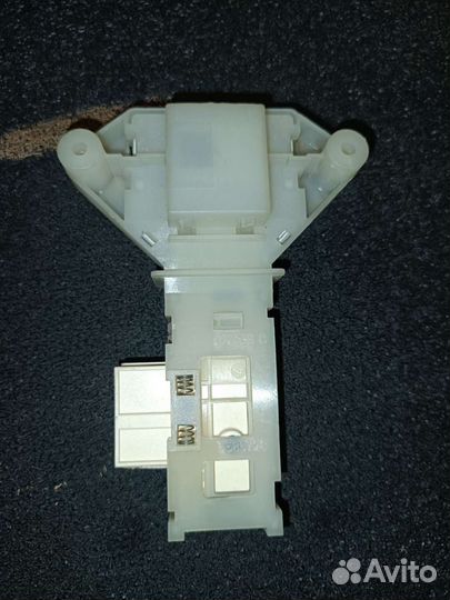 Устройство блокировки люка